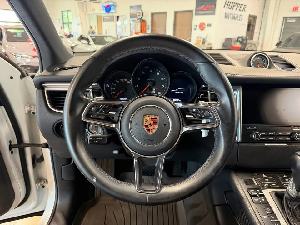 2018 Porsche Macan - Image 8 of 18