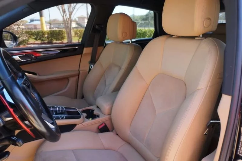 2018 Porsche Macan - Image 16 of 20