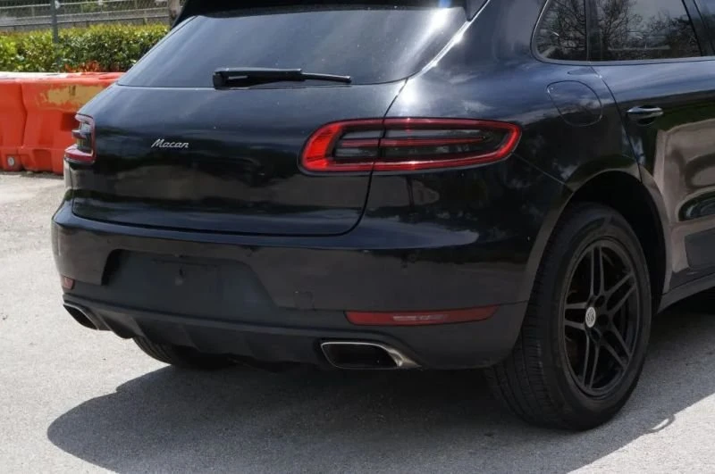 2018 Porsche Macan - Image 11 of 20