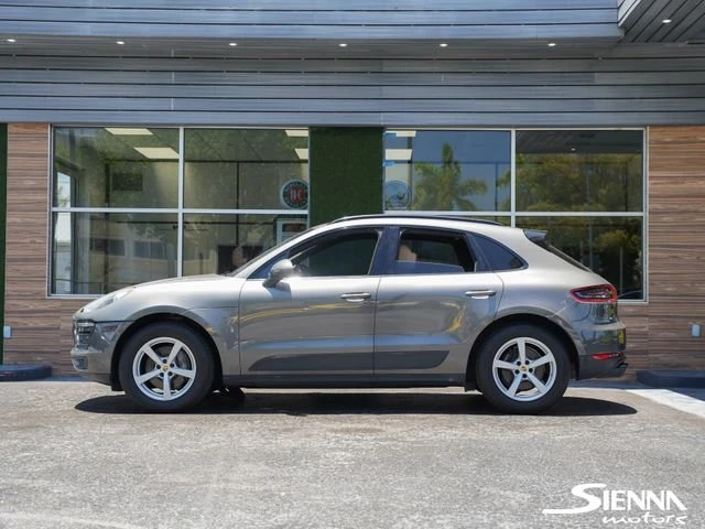2018 Porsche Macan - Image 10 of 20