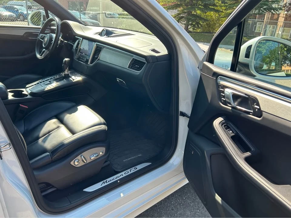 2018 Porsche Macan - Image 19 of 20