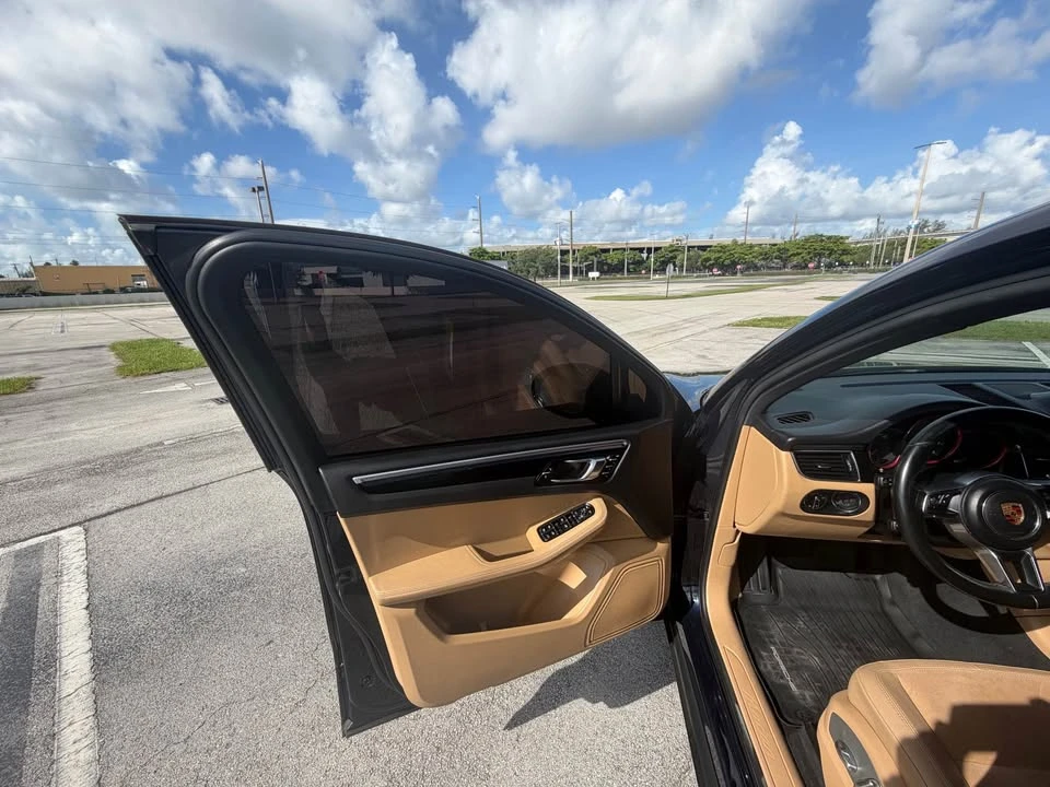 2018 Porsche Macan - Image 9 of 15