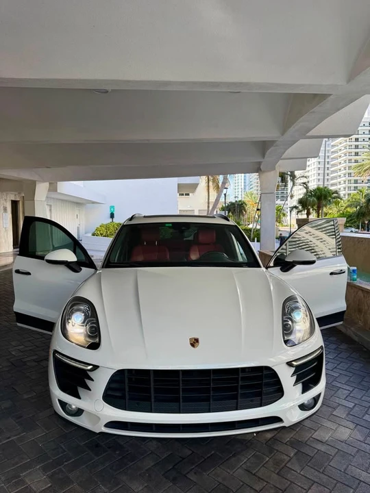 2018 Porsche Macan - Image 2 of 12