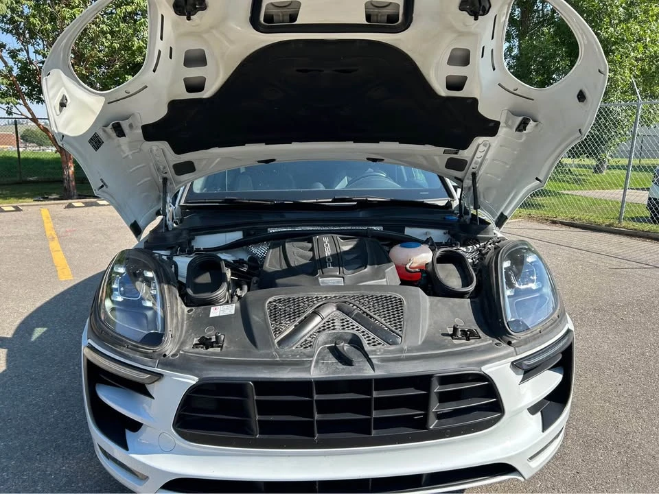 2018 Porsche Macan - Image 15 of 20