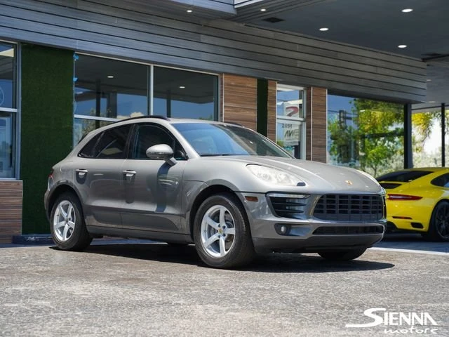 2018 Porsche Macan - Image 9 of 20