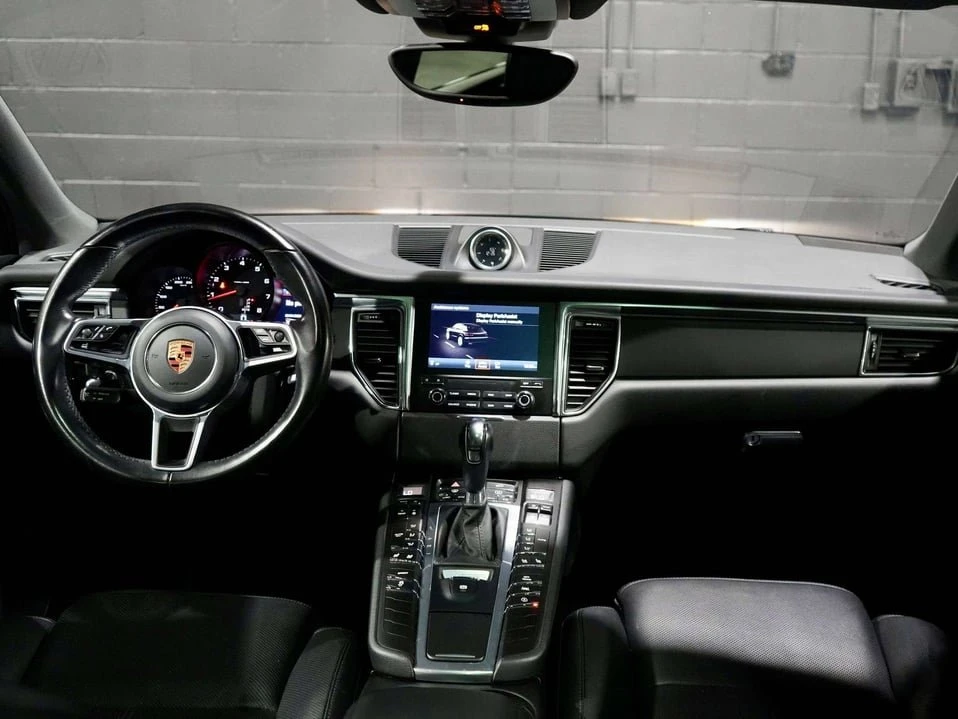 2018 Porsche Macan - Image 15 of 20