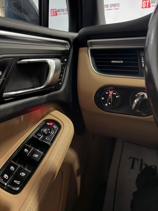 2018 Porsche Macan - Image 20 of 20