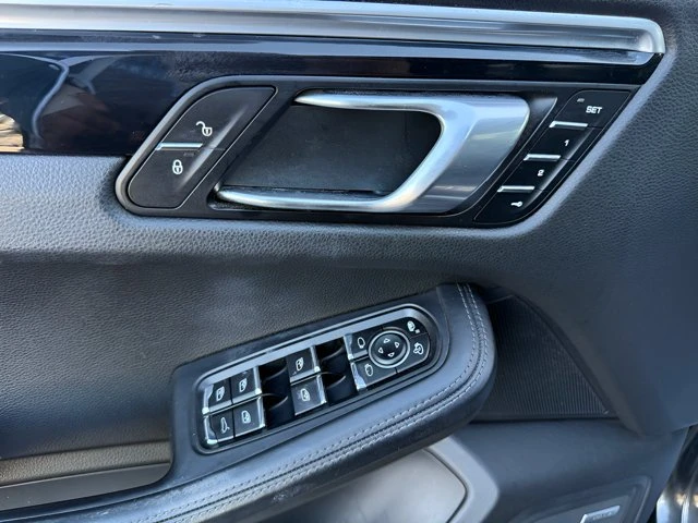 2018 Porsche Macan - Image 10 of 20