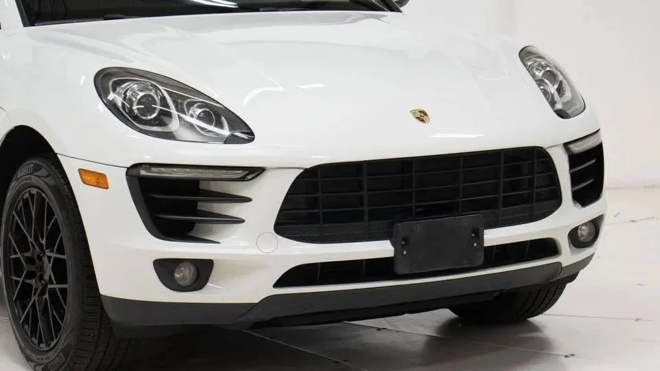 2018 Porsche Macan - Image 9 of 20