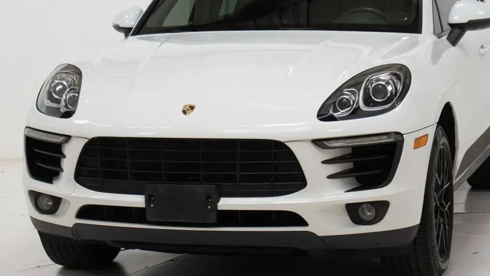 2018 Porsche Macan - Image 10 of 20