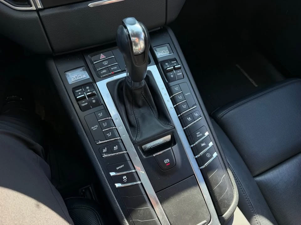 2018 Porsche Macan - Image 8 of 9