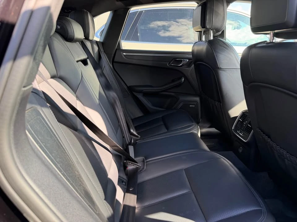 2018 Porsche Macan - Image 5 of 9