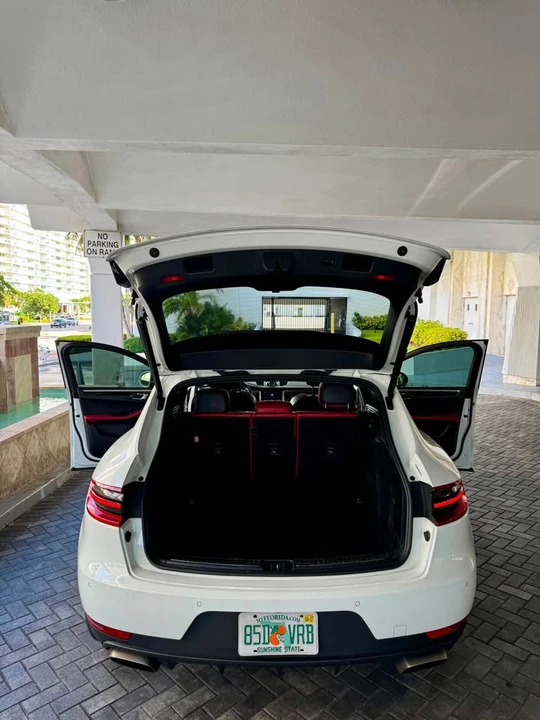 2018 Porsche Macan - Image 8 of 12