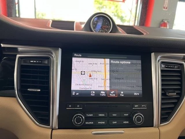 2018 Porsche Macan - Image 16 of 20
