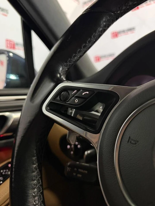 2018 Porsche Macan - Image 19 of 20