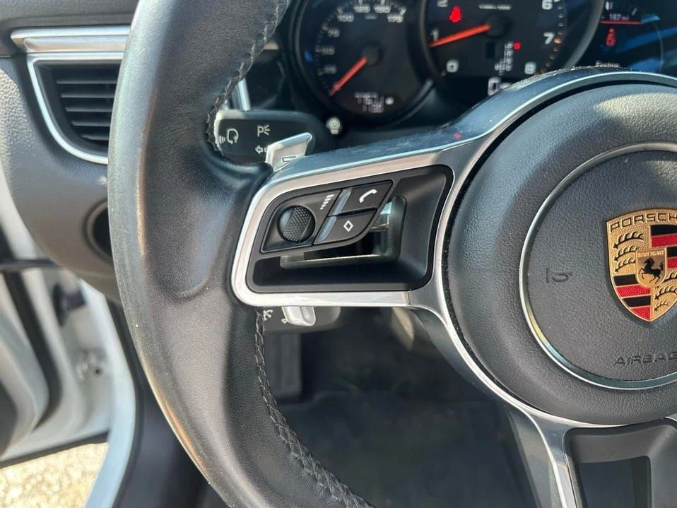 2018 Porsche Macan - Image 18 of 20