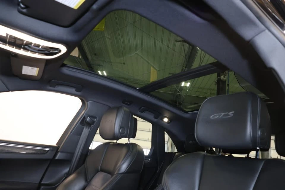 2018 Porsche Macan - Image 9 of 20