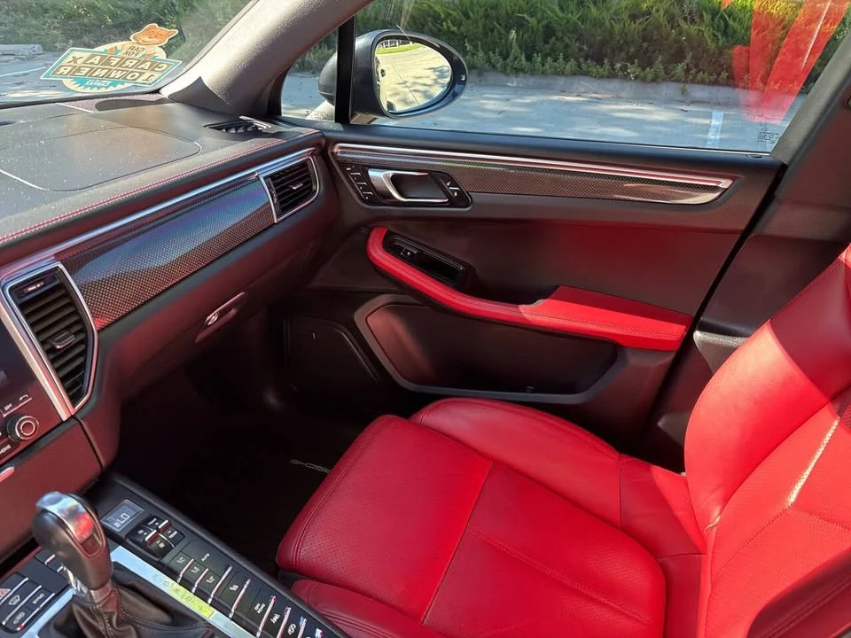 2018 Porsche Macan - Image 17 of 20