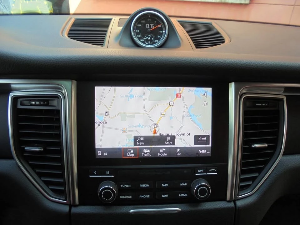 2018 Porsche Macan - Image 12 of 20