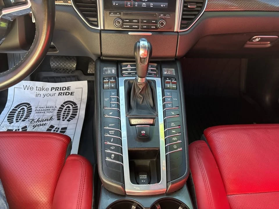 2018 Porsche Macan - Image 16 of 20