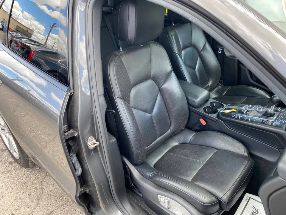 2018 Porsche Macan - Image 9 of 18