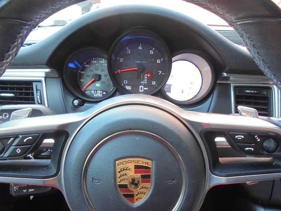 2018 Porsche Macan - Image 16 of 20