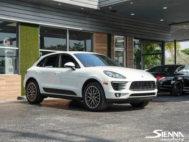 2018 Porsche Macan - Image 10 of 20