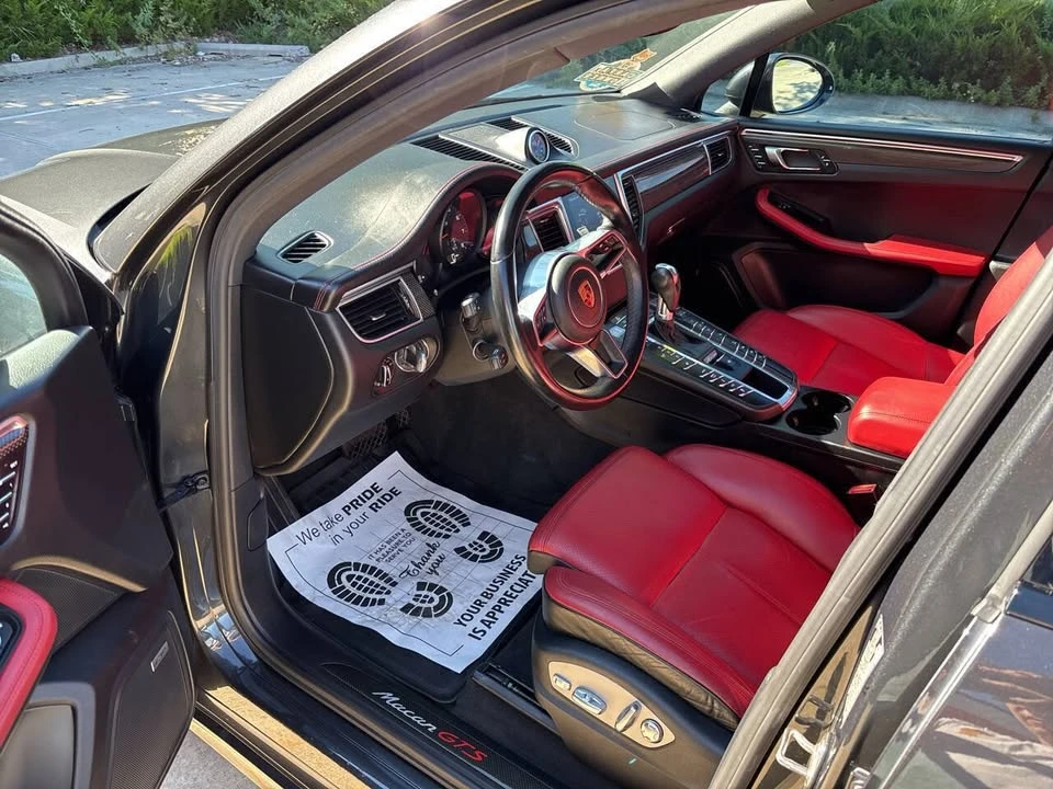 2018 Porsche Macan - Image 10 of 20