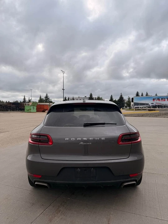 2018 Porsche Macan - Image 7 of 10