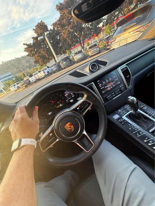2018 Porsche Macan - Image 2 of 7