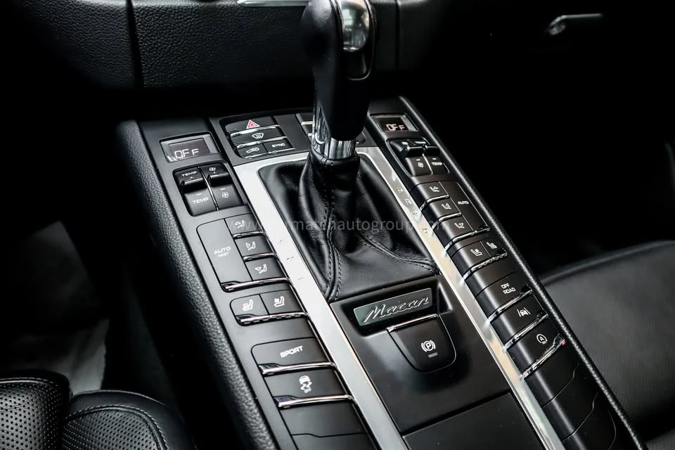 2018 Porsche Macan - Image 13 of 17
