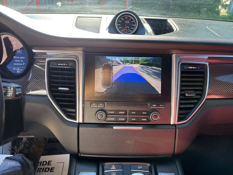 2018 Porsche Macan - Image 15 of 20