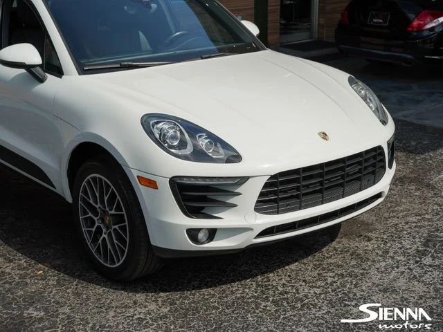 2018 Porsche Macan - Image 11 of 20