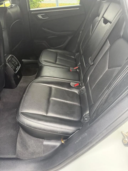 2018 Porsche Macan - Image 8 of 11