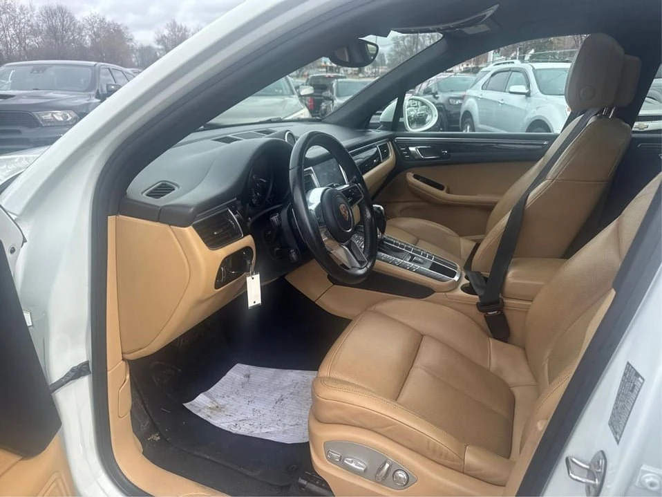 2018 Porsche Macan - Image 10 of 20