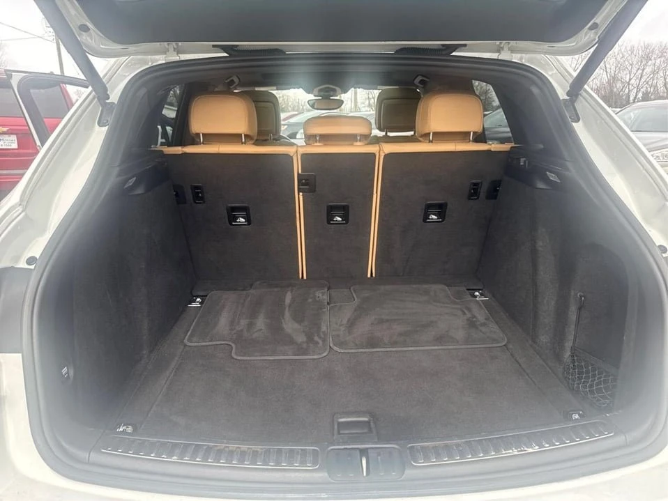 2018 Porsche Macan - Image 12 of 20