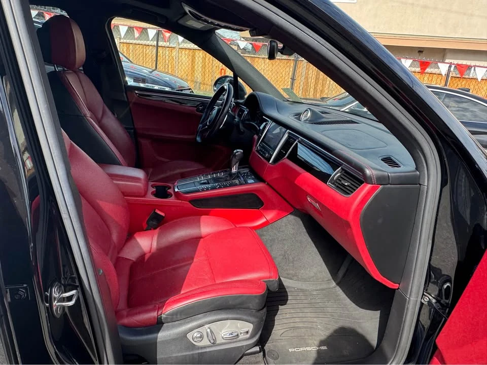 2018 Porsche Macan - Image 7 of 10