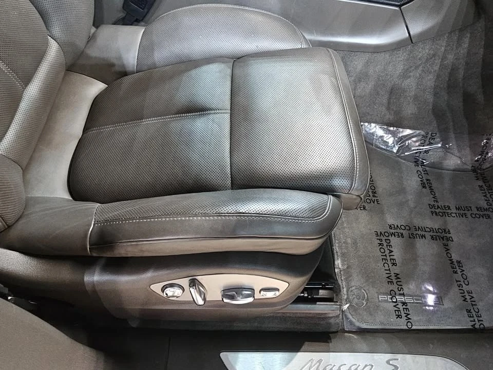 2018 Porsche Macan - Image 15 of 20