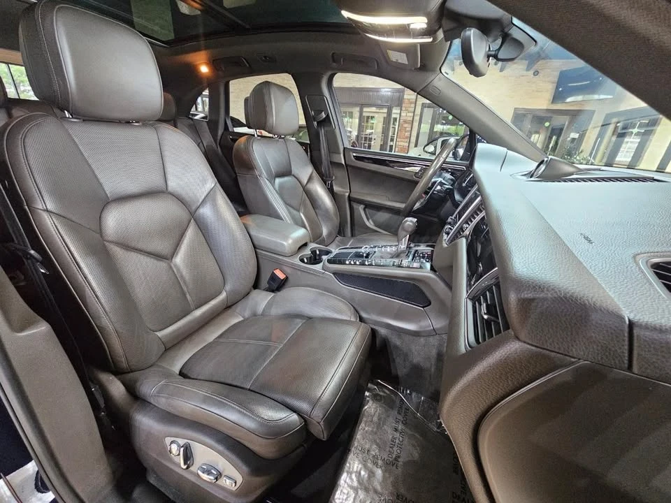 2018 Porsche Macan - Image 12 of 20