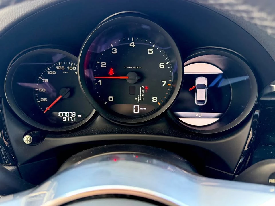2018 Porsche Macan - Image 11 of 15