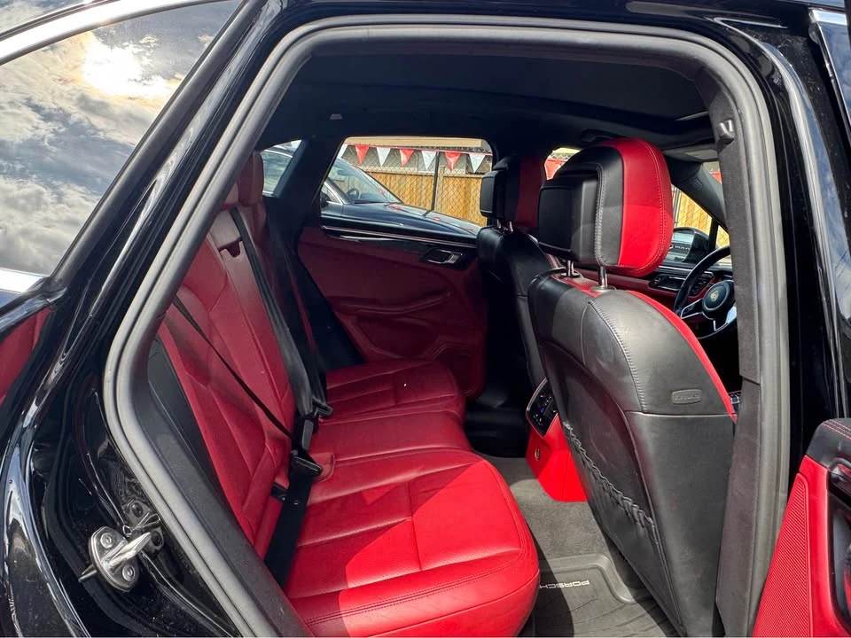 2018 Porsche Macan - Image 6 of 10
