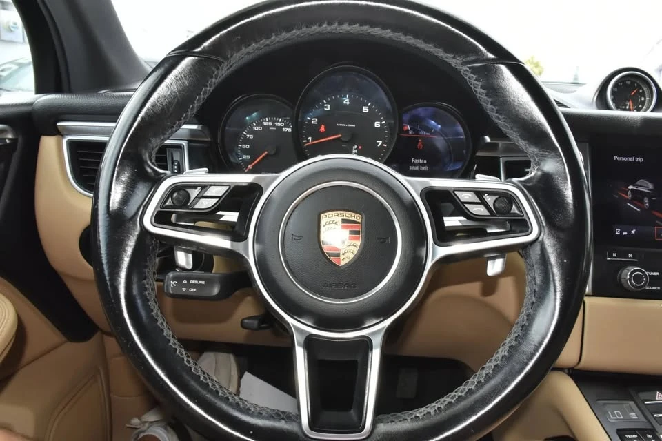 2018 Porsche Macan - Image 14 of 20