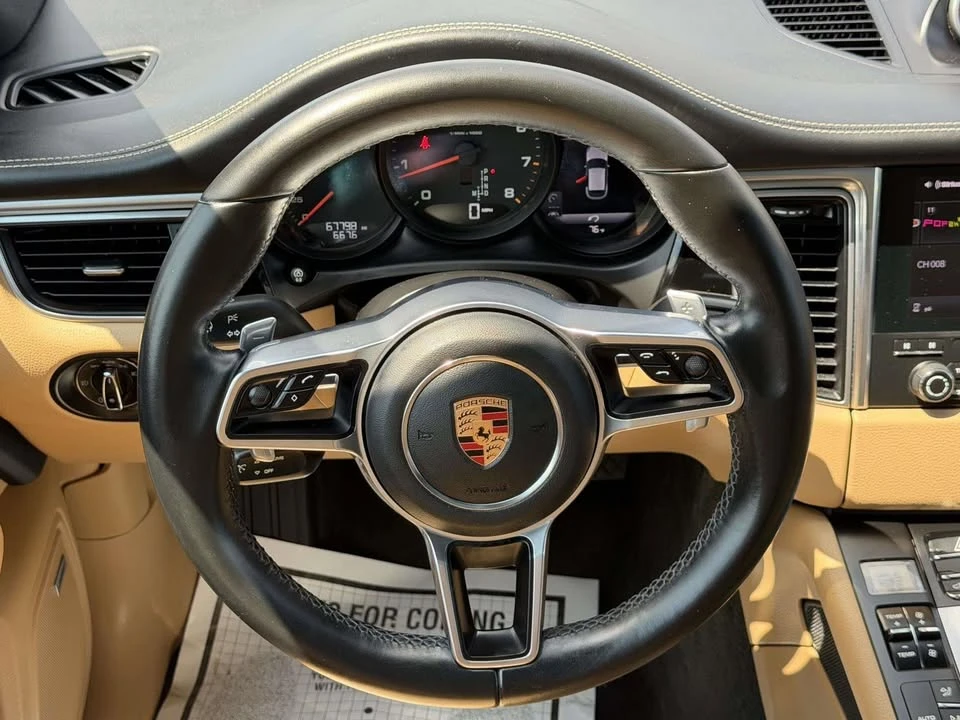 2018 Porsche Macan - Image 12 of 20