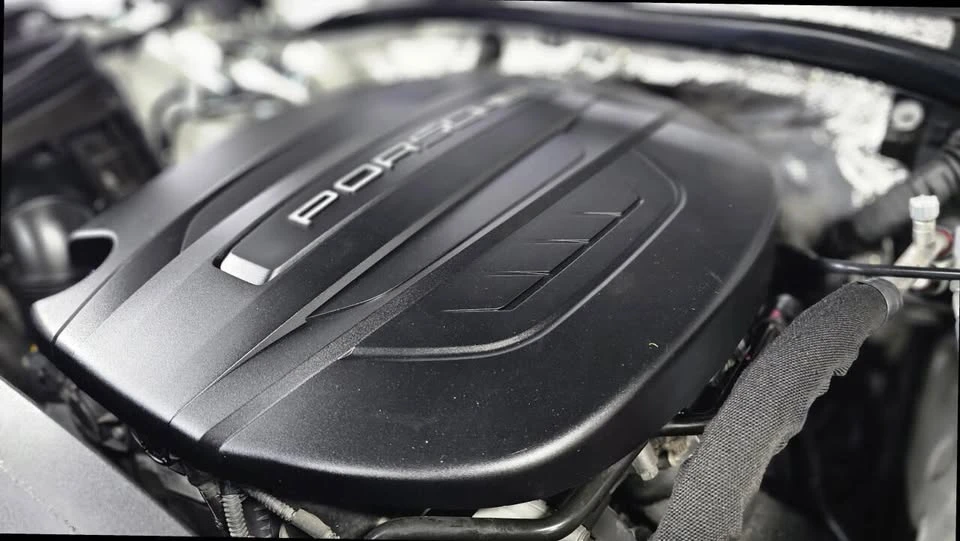 2018 Porsche Macan - Image 8 of 20