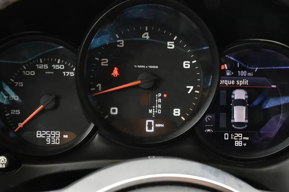 2018 Porsche Macan - Image 15 of 20