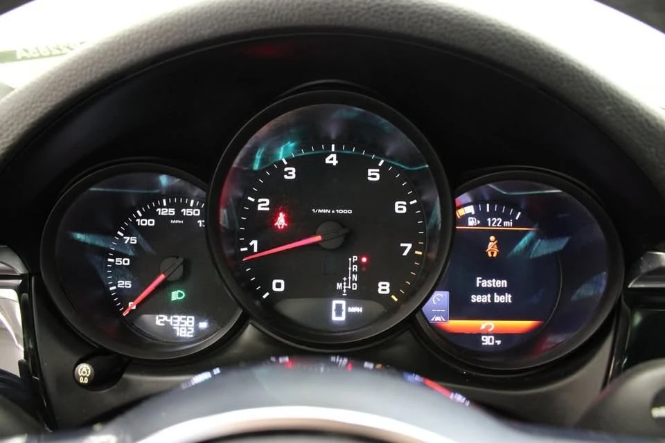 2018 Porsche Macan - Image 9 of 17