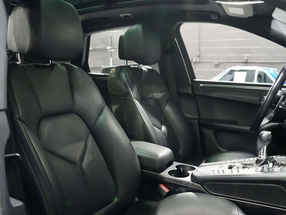 2018 Porsche Macan - Image 11 of 20