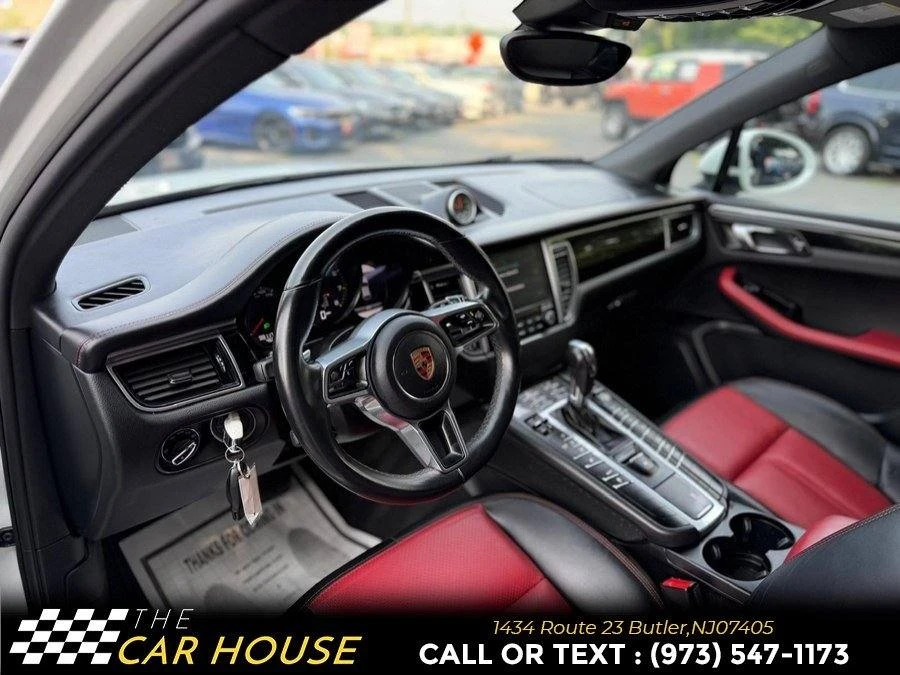 2018 Porsche Macan - Image 12 of 16