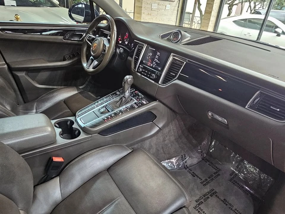 2018 Porsche Macan - Image 14 of 20