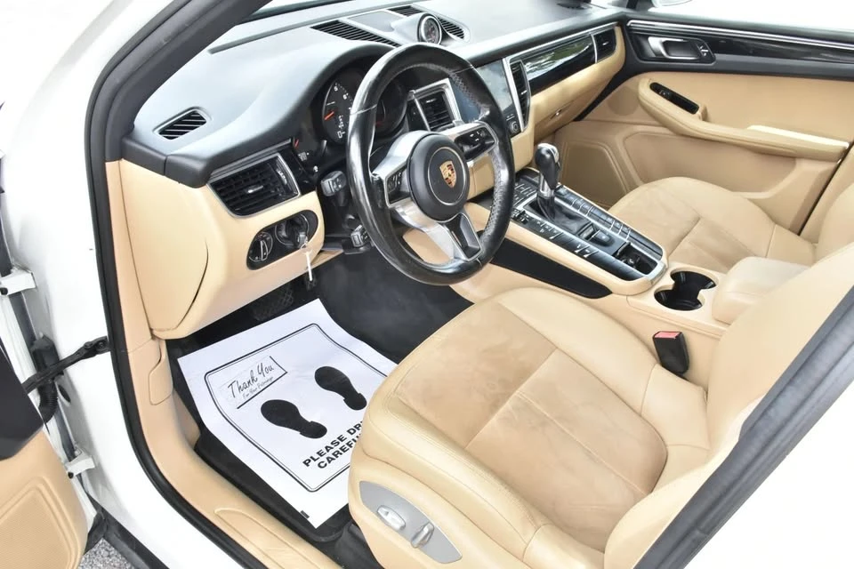 2018 Porsche Macan - Image 12 of 20
